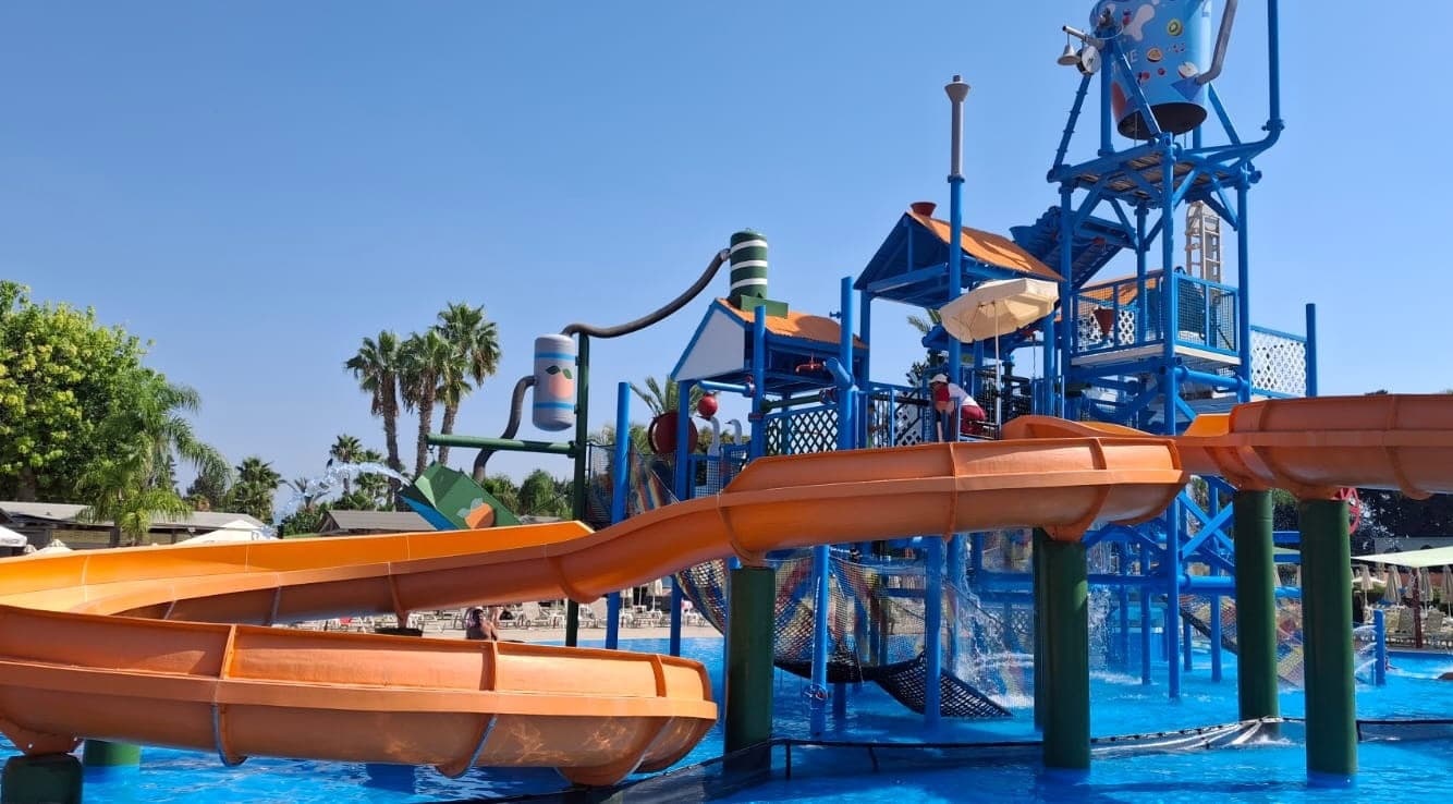 פארק מים בקפריסין